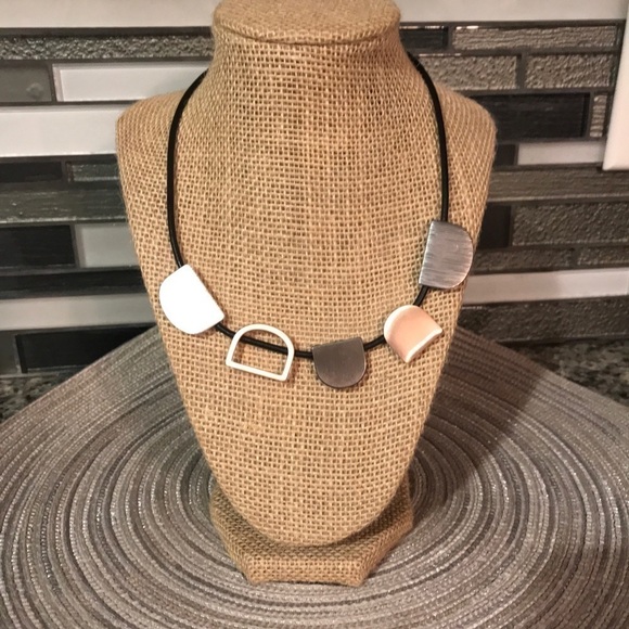 𝅺gorgeous Statement Necklace - Picture 3 of 7